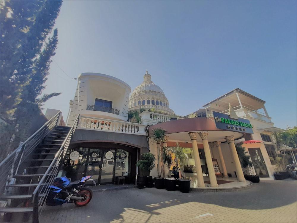 The Palais Hotel Dago Bandung Esterno foto