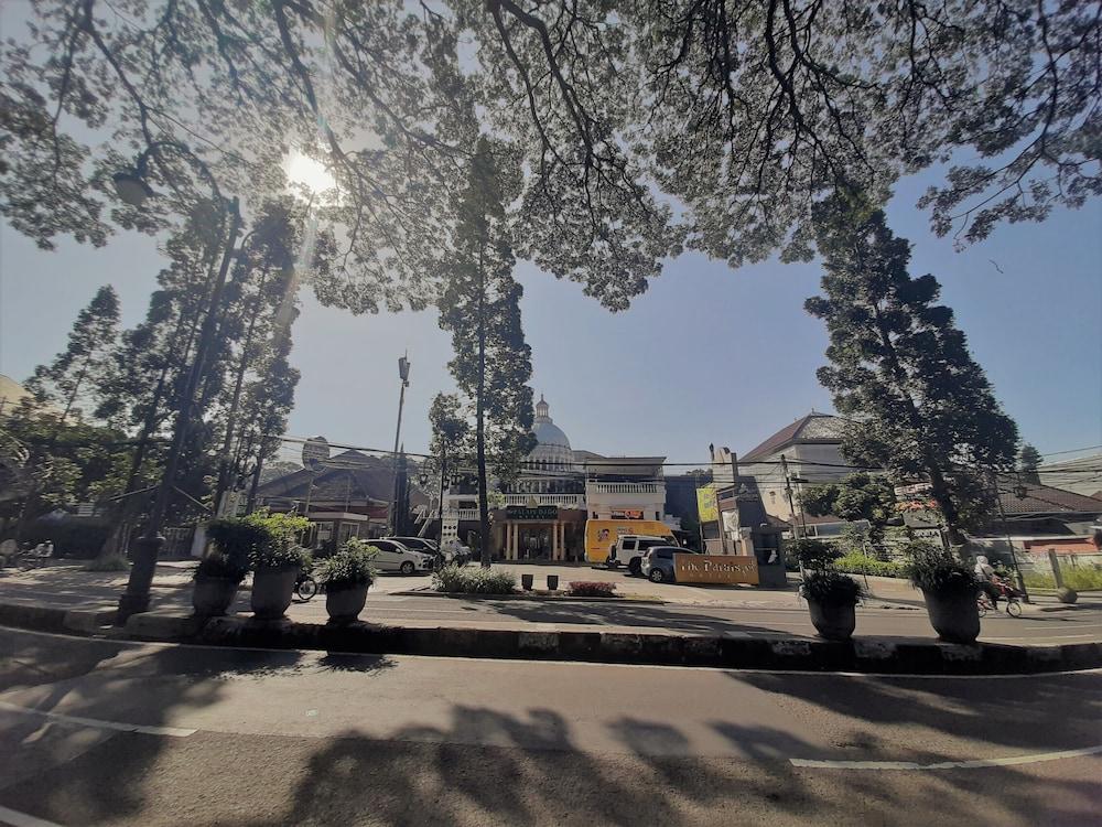 The Palais Hotel Dago Bandung Esterno foto