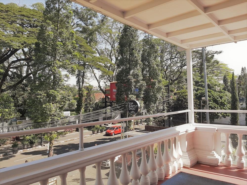 The Palais Hotel Dago Bandung Esterno foto
