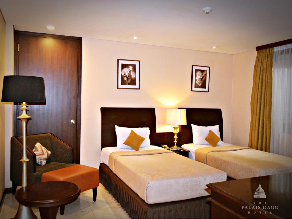 The Palais Hotel Dago Bandung Esterno foto