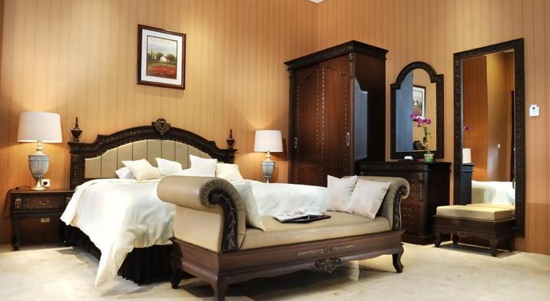 The Palais Hotel Dago Bandung Esterno foto